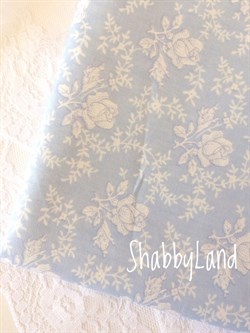 Ткань Белые розы на светло голубом, 40*50 см 913